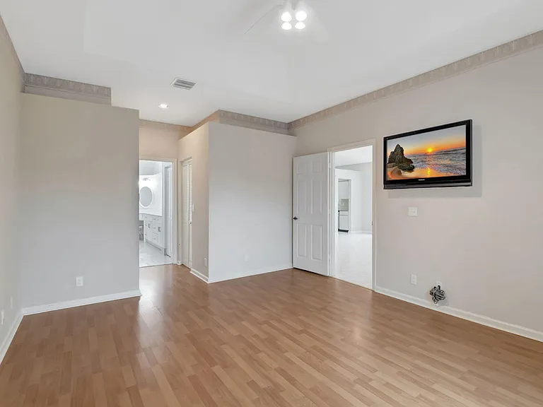 11081 Springbrook Cir — Photo 29