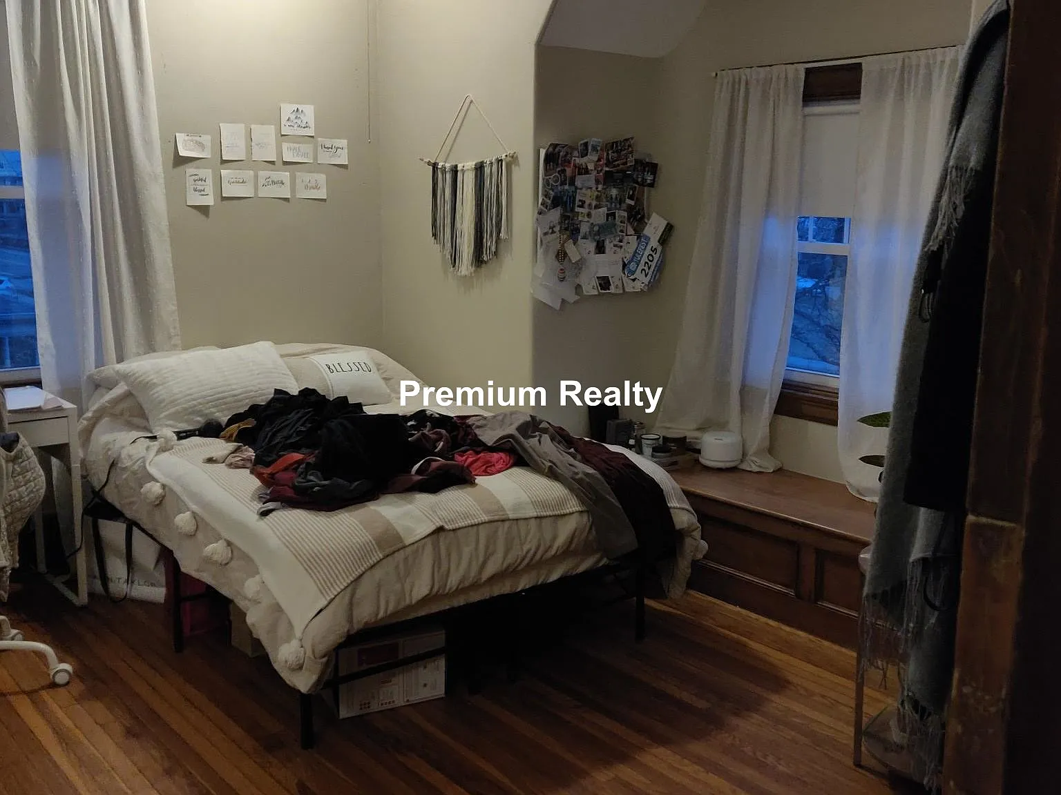 4 bed, 3.0 bath, 2400 sqft, $3,695 — Photo 4