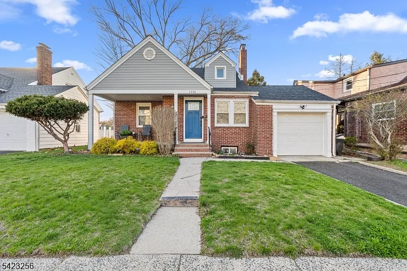 1334 Barbara Ave photo 1