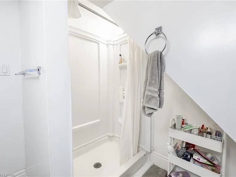 960 Richmond St — Photo 14