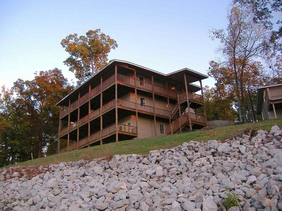 1st image of 1024 Paradise Dr Unit 4E