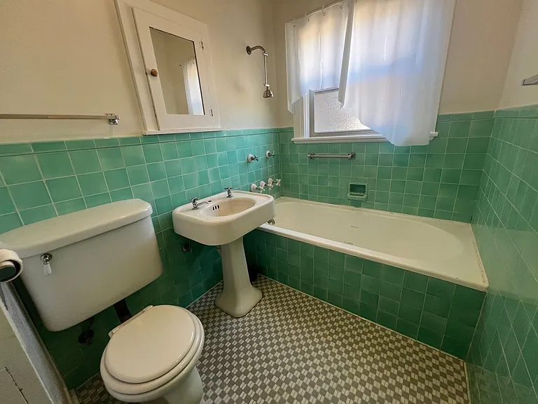 925 Lincoln St — Photo 11