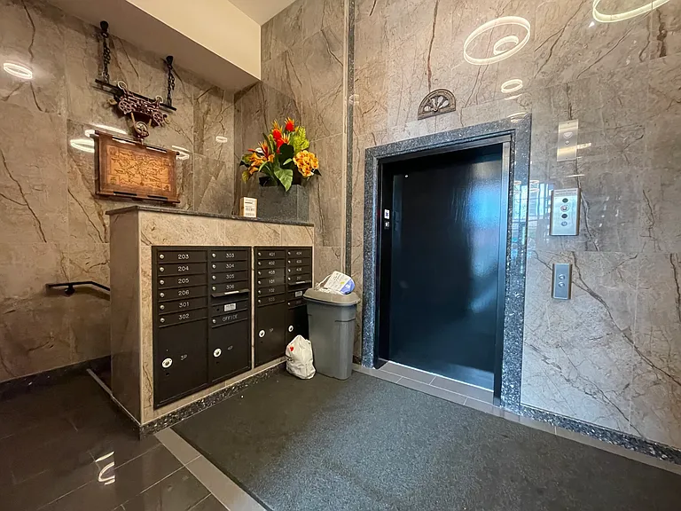 1028 Commonwealth Ave #201 — Photo 6