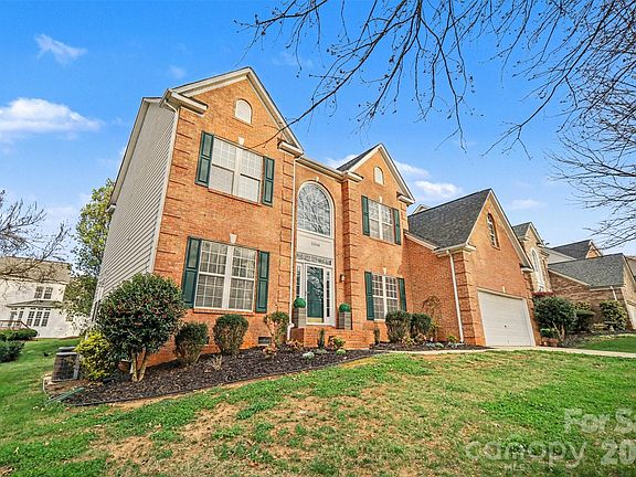 2nd image of 15548 Donnington Dr