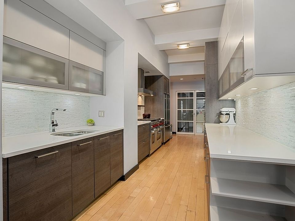 1st image of 15 Broad St APT 2212