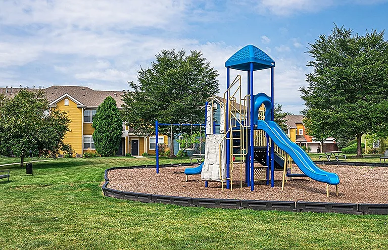 Glenmuir of Naperville Apartments — Photo 33