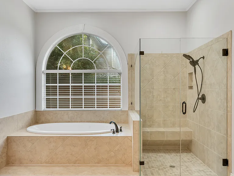 360 Highland Oaks Cir — Photo 23
