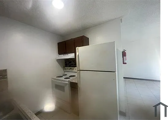 2226 Leo Dr #C — Photo 3