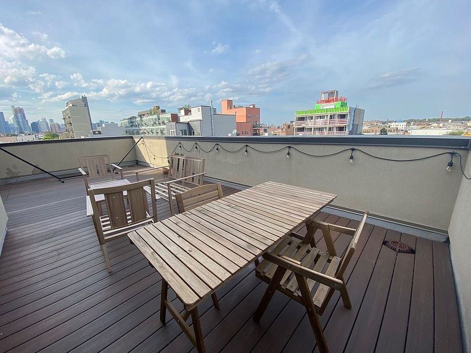 1st image of 262 Eckford St #4