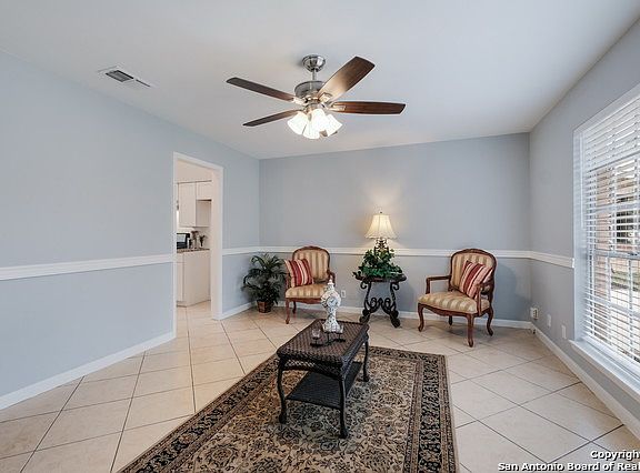 4th image of 5934 Rainmaker St