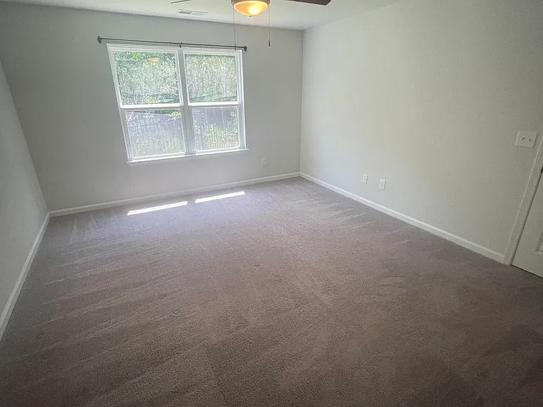 413 High Ridge Ct — Photo 31
