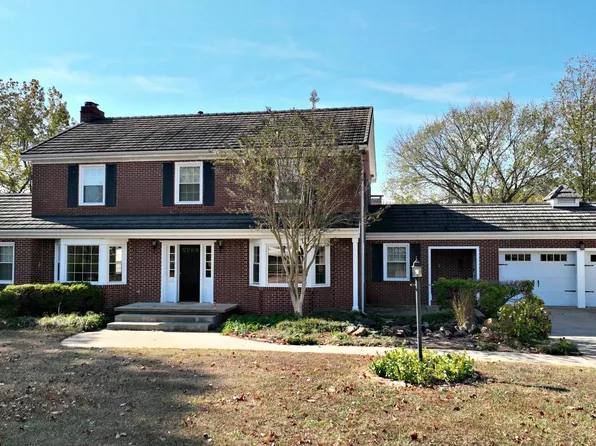 301 Reine St S, Mena, AR 71953