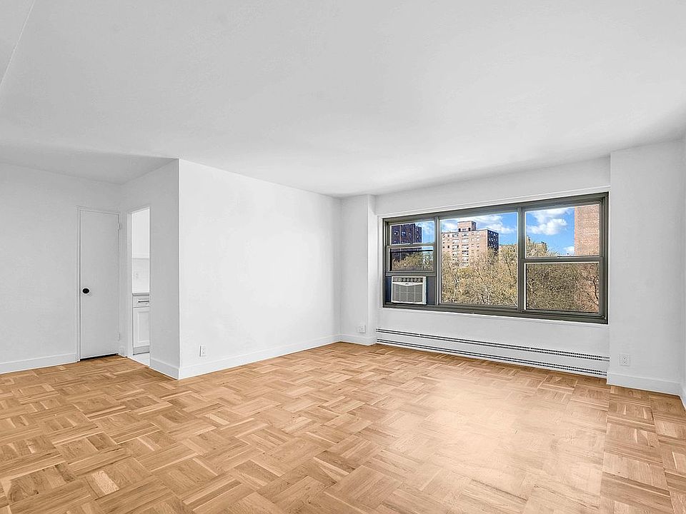 1st image of 33-34 Crescent St #7C