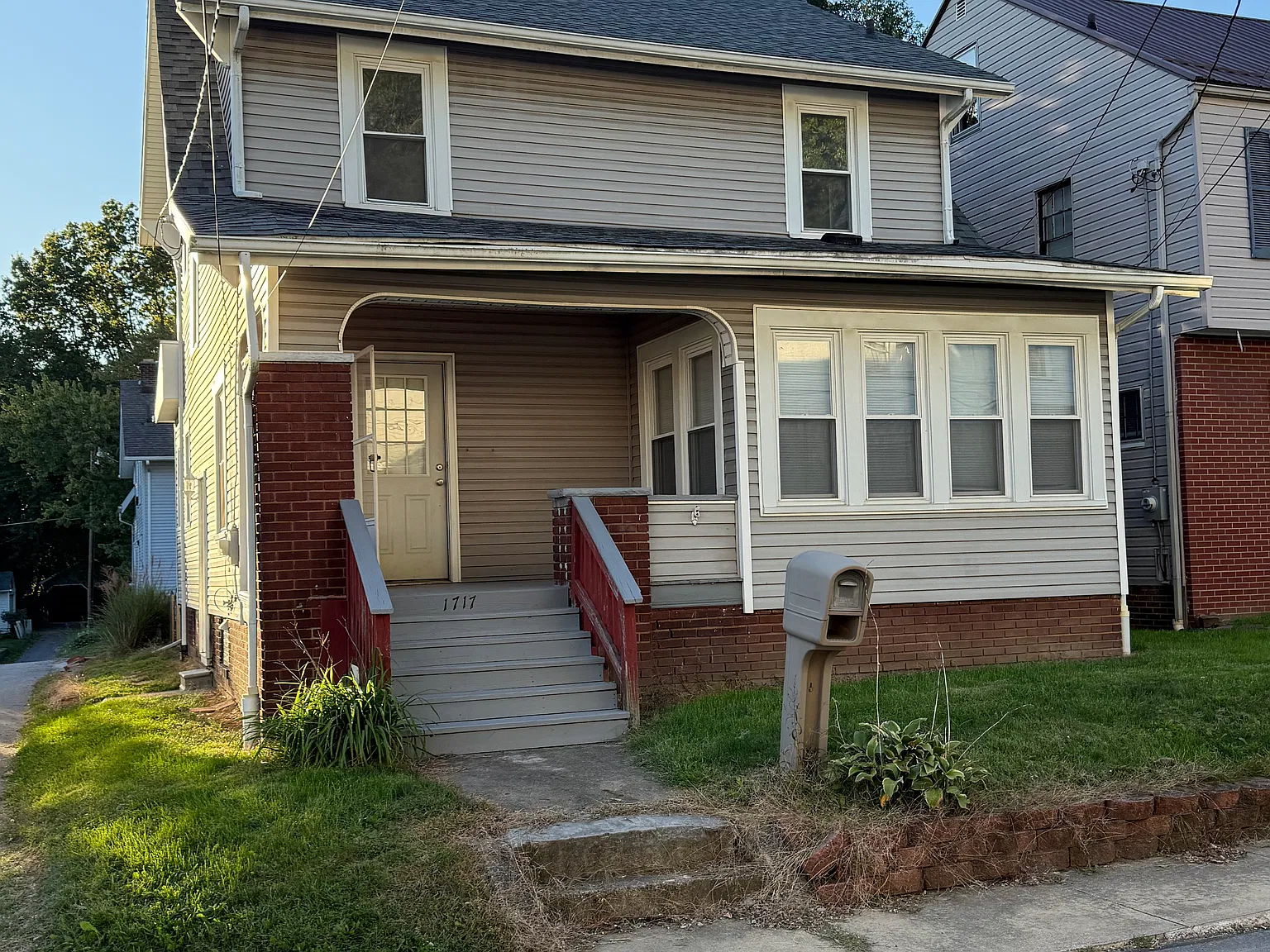 3 bed, 1325 sqft, $1,000 — Photo 2
