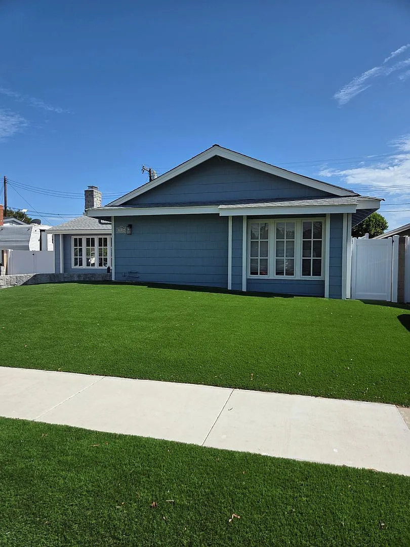 4 Bedroom 2 baths remodeled home — Photo 2