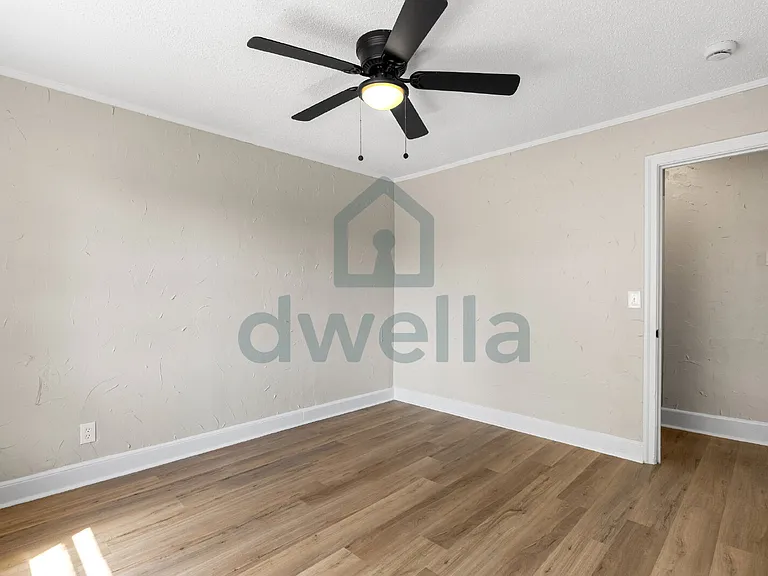 1611 Holland St — Photo 20