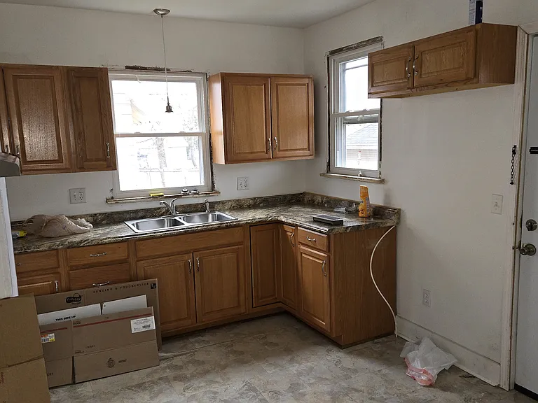 32 Gebhart St — Photo 4