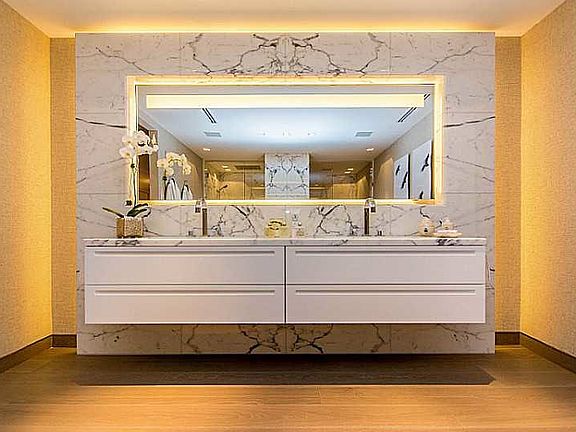 4th image of 7043 Fisher Island Dr