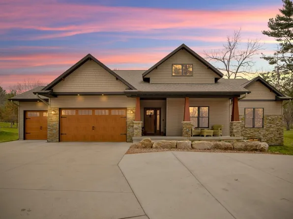 1402 Crawford Street, Baraboo, WI 53913