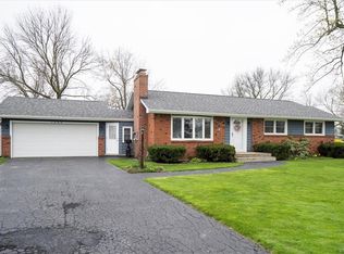 1600 Red Jacket Rd, Grand Island, NY 14072