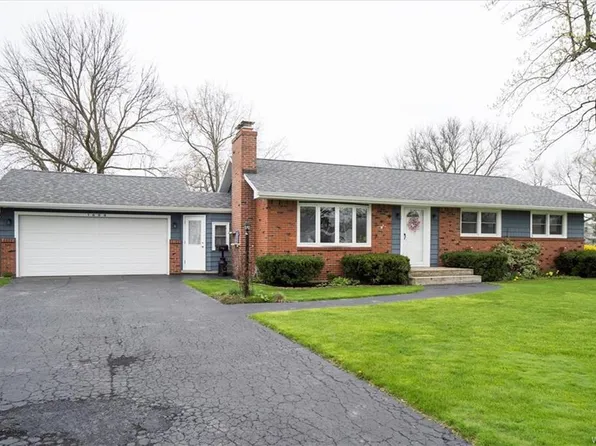 1600 Red Jacket Rd, Grand Island, NY 14072