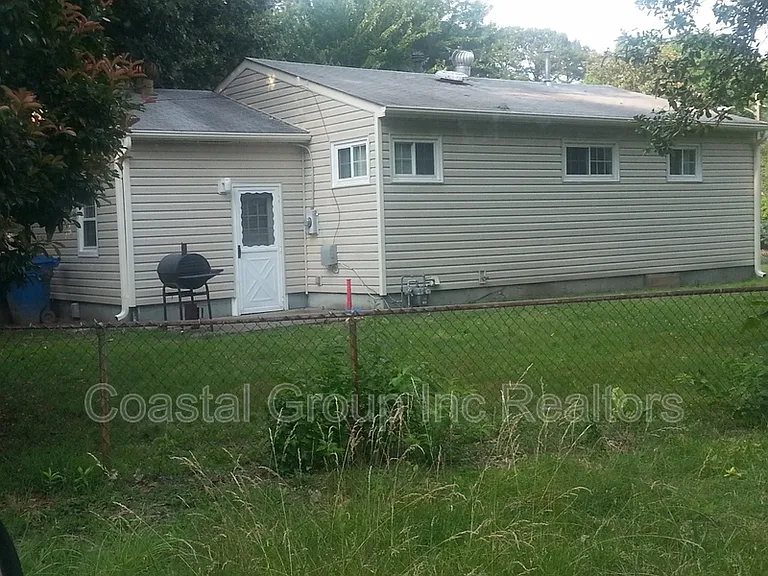 4733 Adler Ave — Photo 6