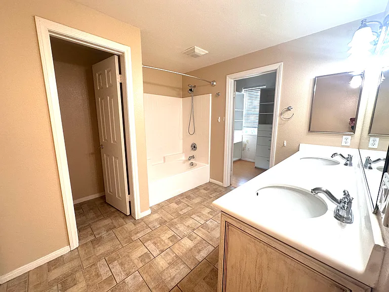13015 Evening Creek Dr S #17 — Photo 9