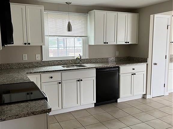 4th image of 69 Fairfax Dr