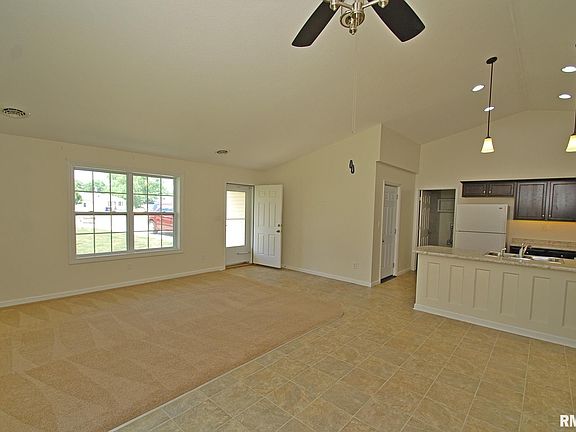 4th image of 106 Balagna Ct
