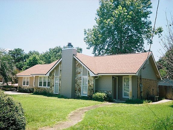 2nd image of 445 Fleshman Dr