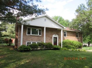 2804 Newbern Dr, Johnson City, TN 37604