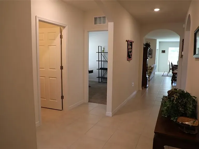 25316 E Lenox Cir — Photo 4
