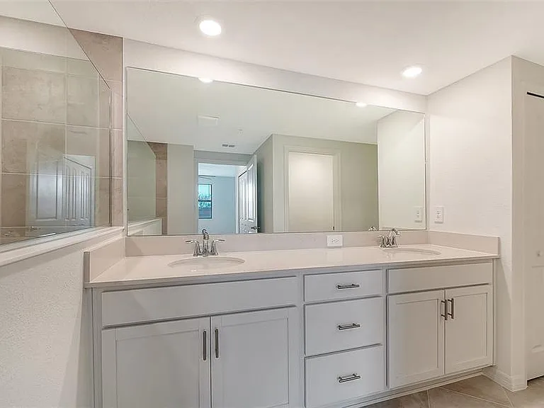 5624 Summit Pointe Cir #104 — Photo 31