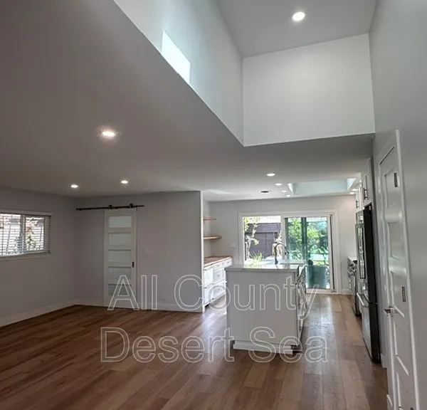 6922 Paula Cir — Photo 3