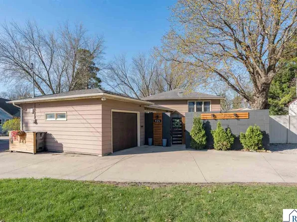 925 E Main St, Mankato, MN 56001