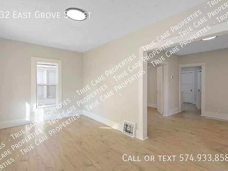 232 E Grove St — Photo 2