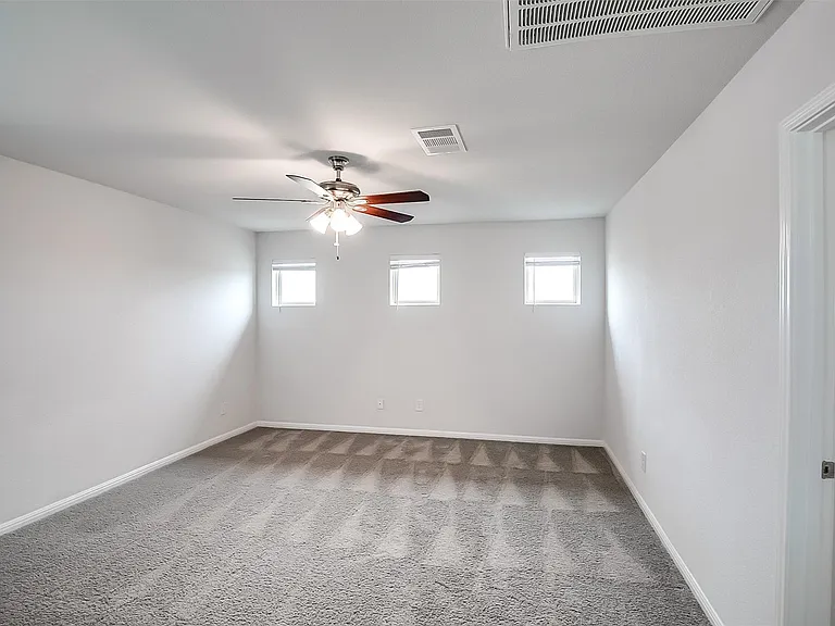 100 Earl Keen St — Photo 10