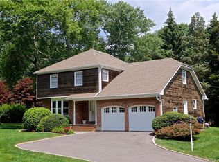 158 E Rocks Rd, Norwalk, CT 06851