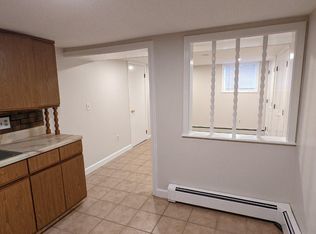 264 Hope St #1F, Fall River, MA 02721