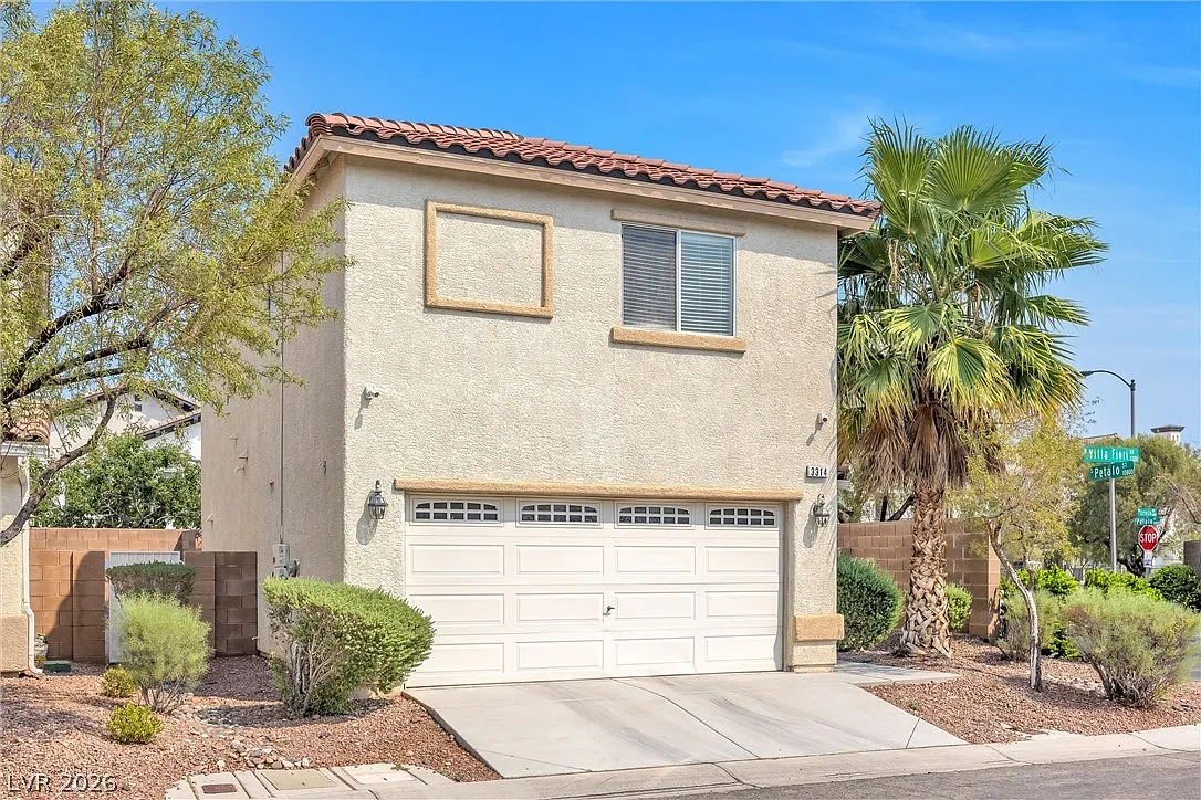 3 bed, 2.5 bath, 1345 sqft, $1,995 — Photo 3