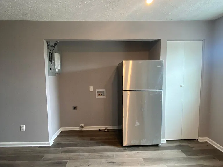 220 Geri Ln #D — Photo 2