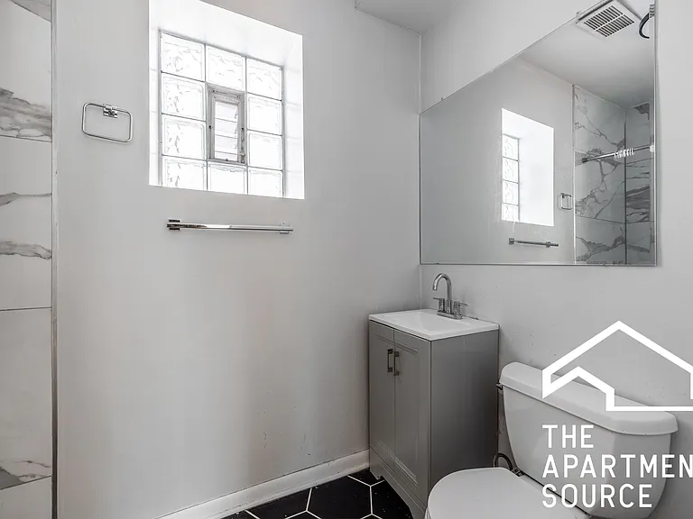 2732 W Chicago Ave #1R — Photo 11