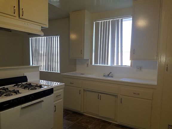 3rd image of 16911 Yukon Ave APT 4