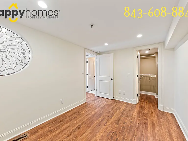 377 King St #201 — Photo 17