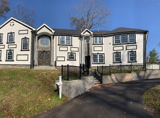 26 Beech Ln, Edison, NJ 08820