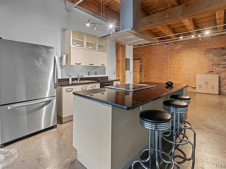 6533 E Jefferson Ave #117 — Photo 7