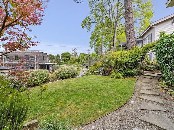 2nd image of 807 Spring Drive
