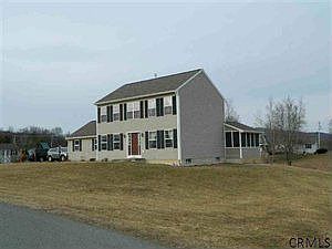 1st image of 10 Battle Hill Dr