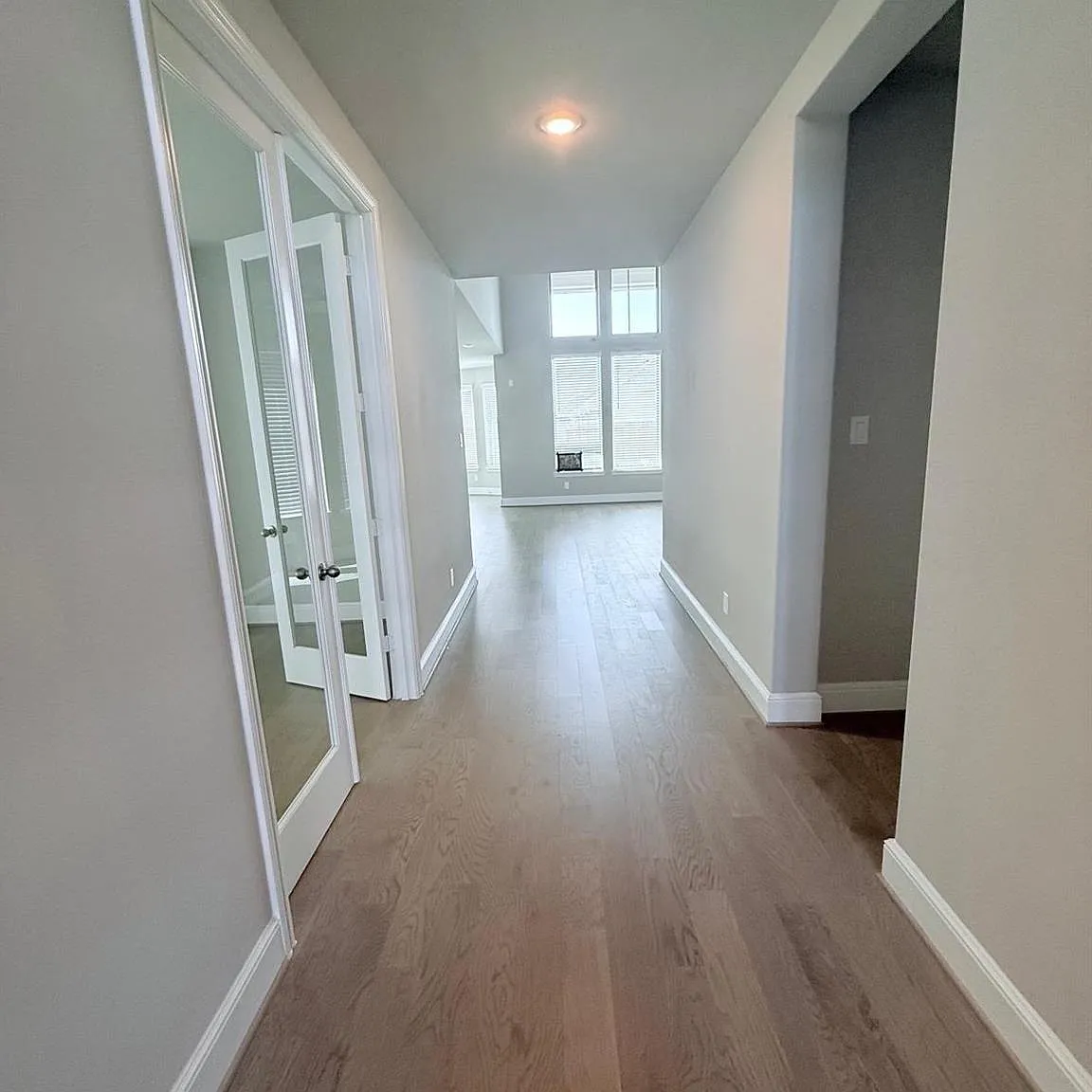 4 bed, 3.5 bath, 2811 sqft, $3,900 — Photo 3