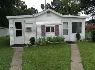 715 15th Pl, Kenosha, WI 53140